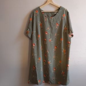 NWT: plus size: Green Sun Dress // Comfortable